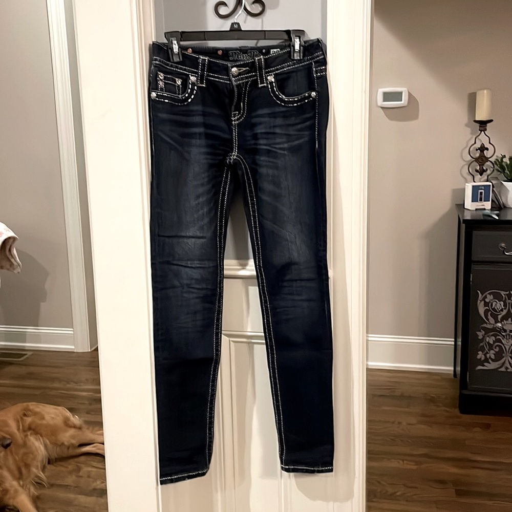Excellent Used Condition Miss Me Embellished Jeans, Size 26.